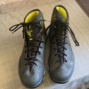 Under Armour Men's Black and Neon Yellow Athletic Shoes